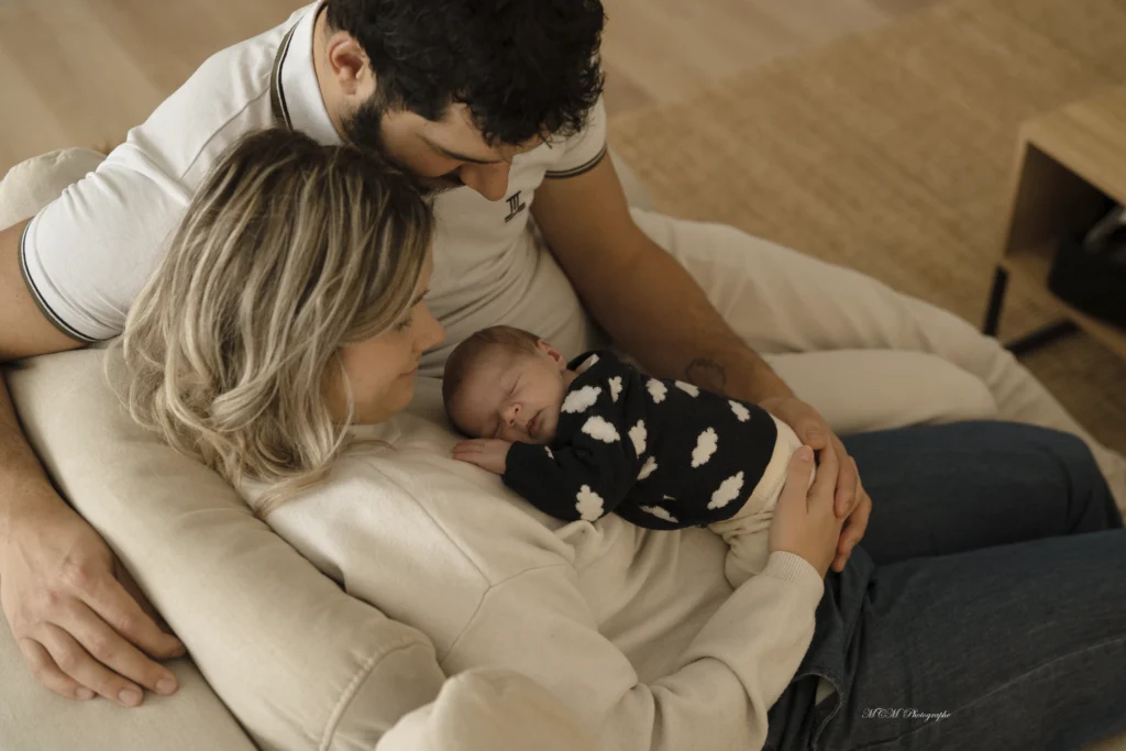 photographe-nouveau-ne-pays-basque-1 Séance lifestyle à domicile la bastide Clairence