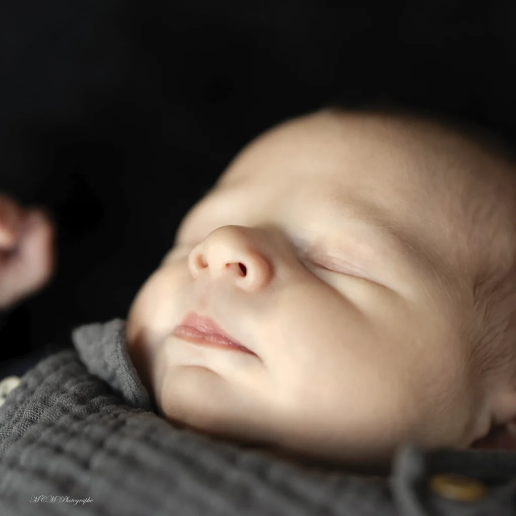 photographe-nouveau-ne-pays-basque-1 Nouveau-né photographié à domicile au Pays basque