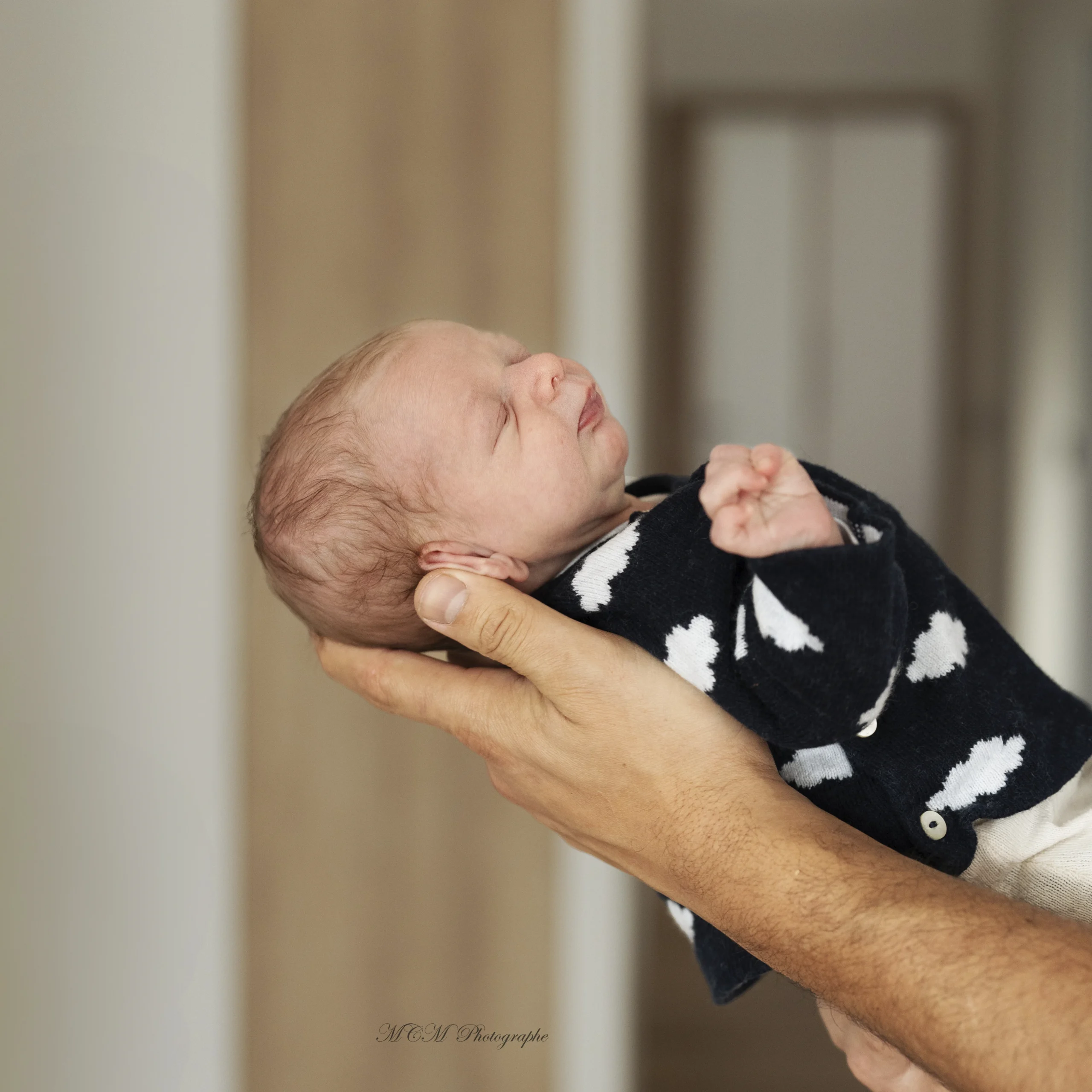 photographe-nouveau-ne-pays-basque-1 Photo d'un nouveau-né prise par MCM Photographe,
