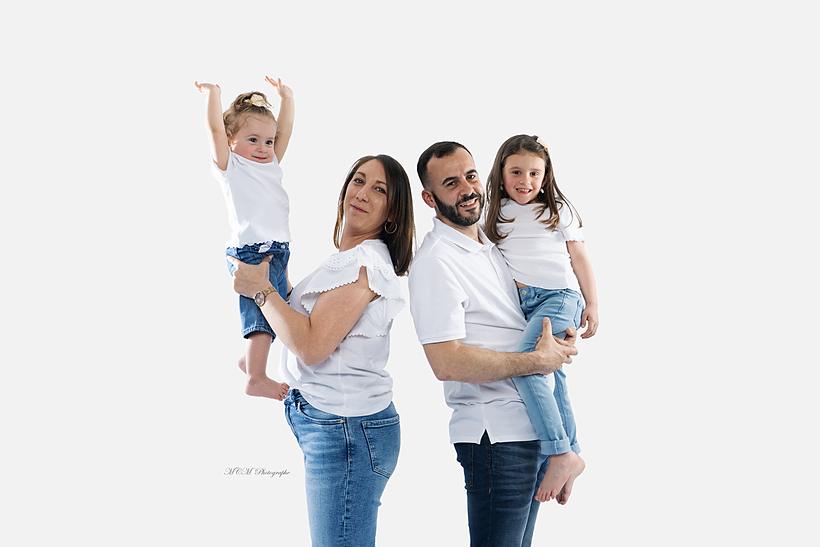 Famille en extérieur