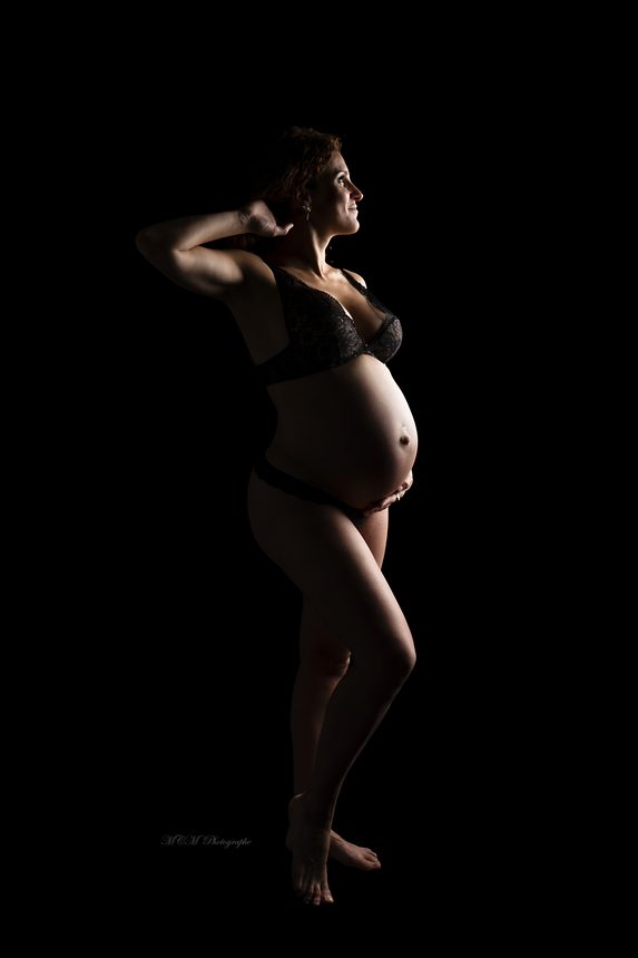 Grossesse : silhouette artistique