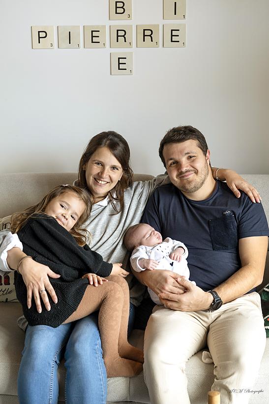 Nouveau-né en famille