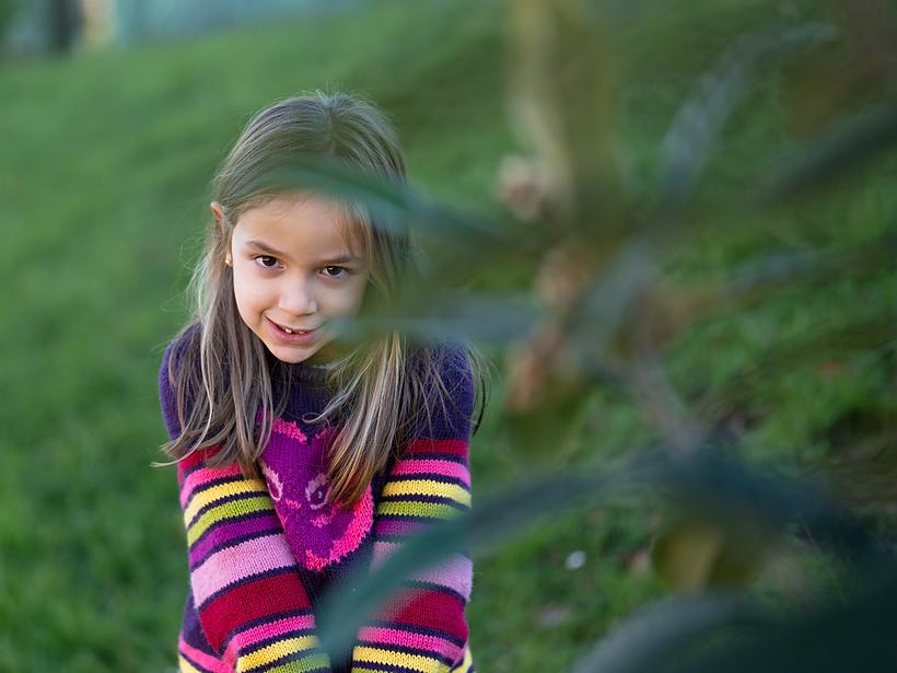Enfant en extérieur au Pays Basque